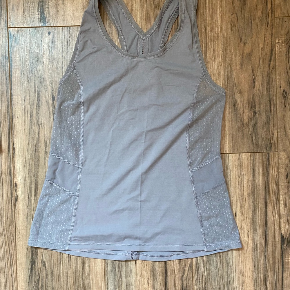 Lululemon tank size 4